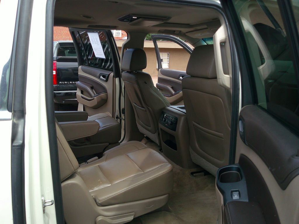 2015 Chevrolet Suburban Image 7