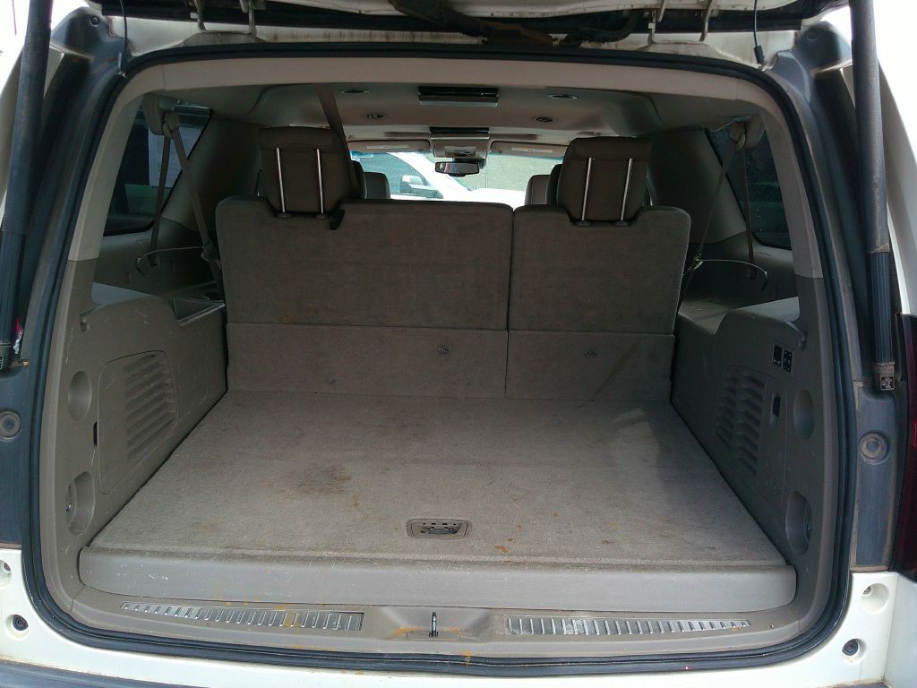 2015 Chevrolet Suburban Image 9