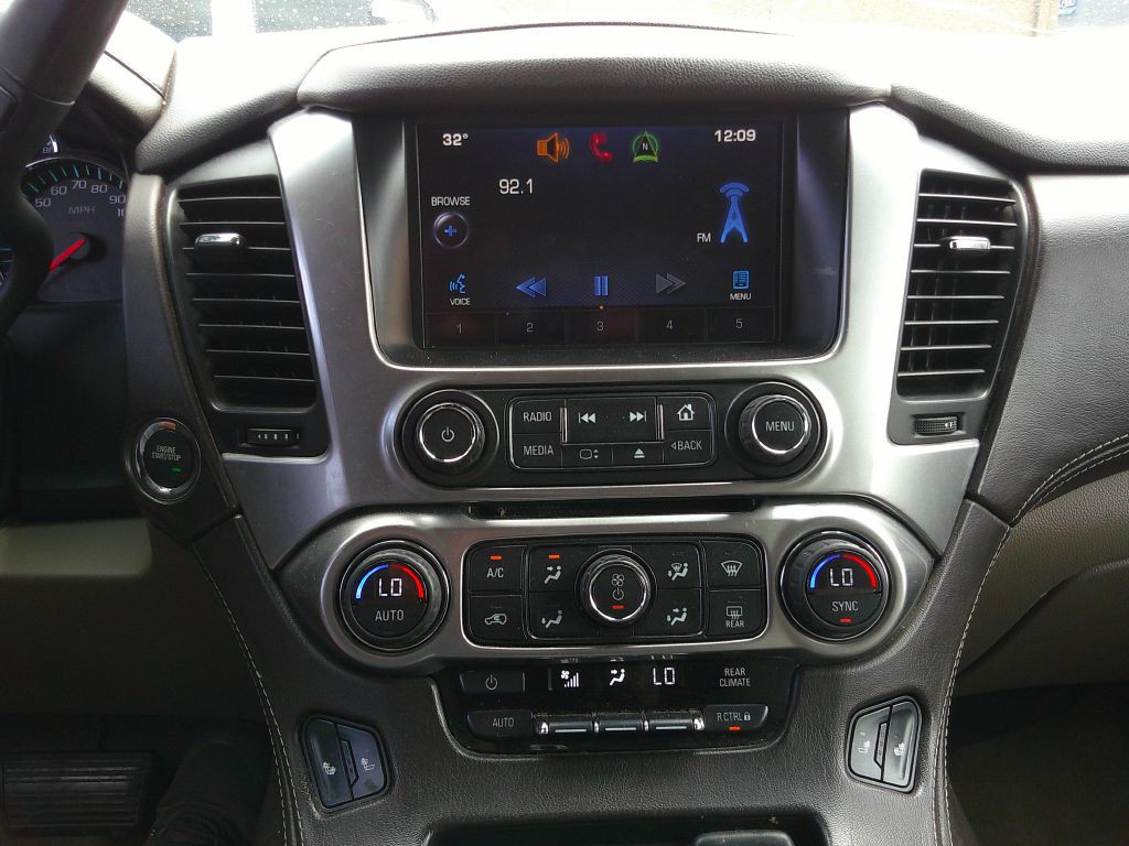 2015 Chevrolet Suburban Image 14