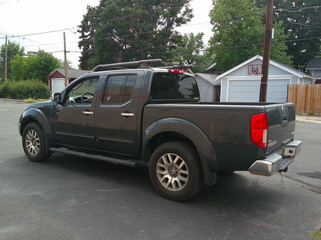 2011 Nissan Frontier Image 2