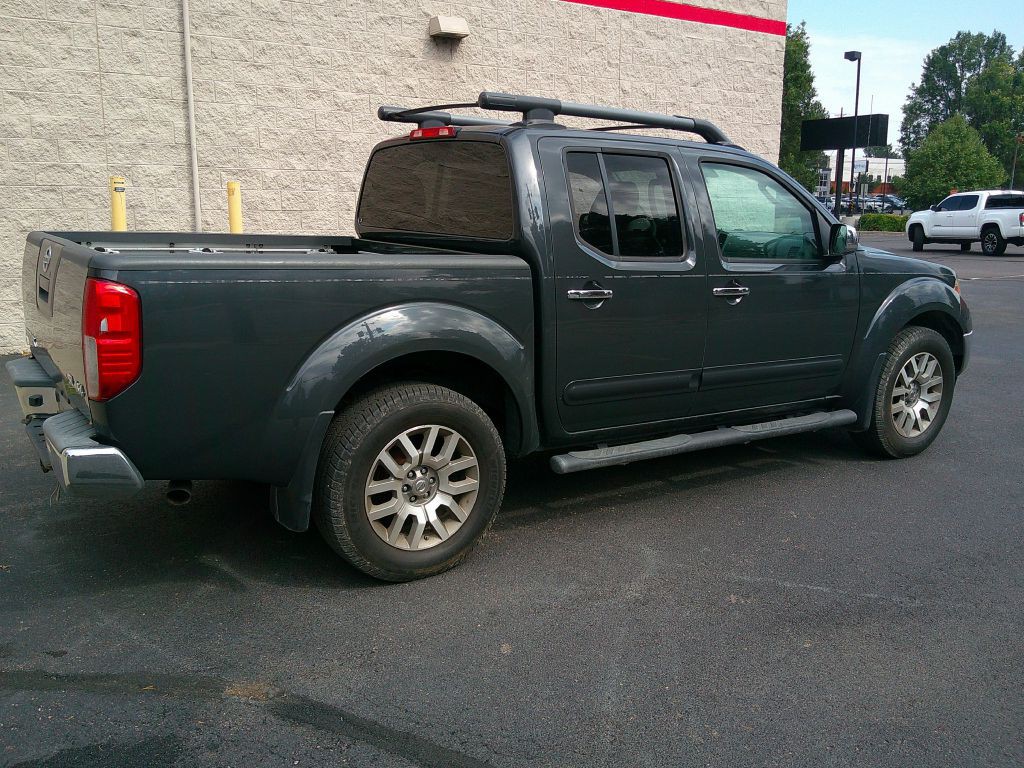 2011 Nissan Frontier Image 3