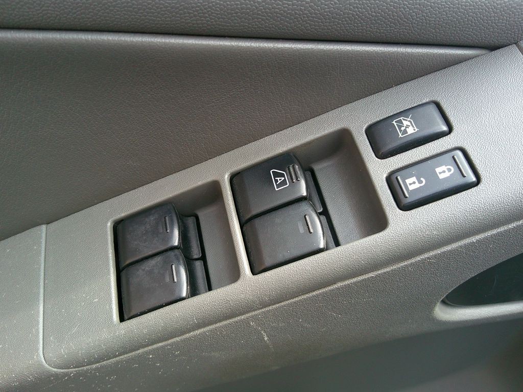 2011 Nissan Frontier Image 10