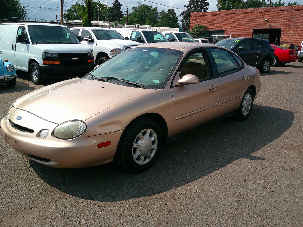 1997 Ford Taurus Image 1