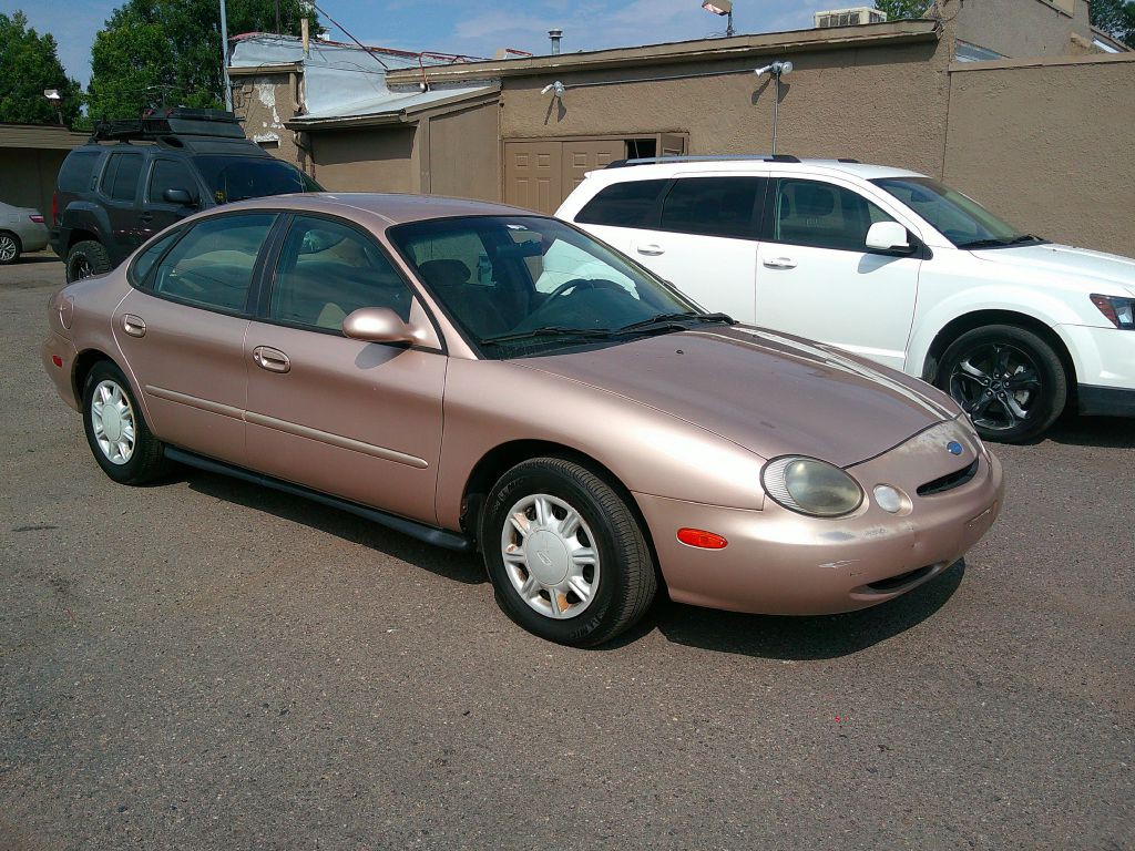 1997 Ford Taurus Image 6