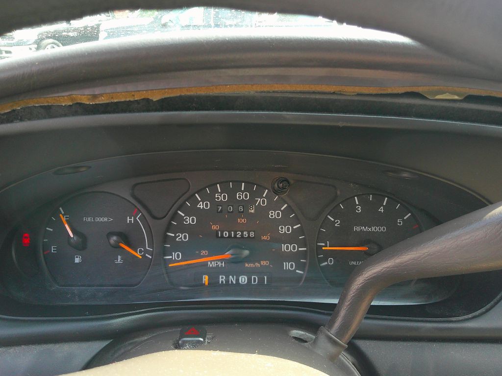 1997 Ford Taurus Image 9