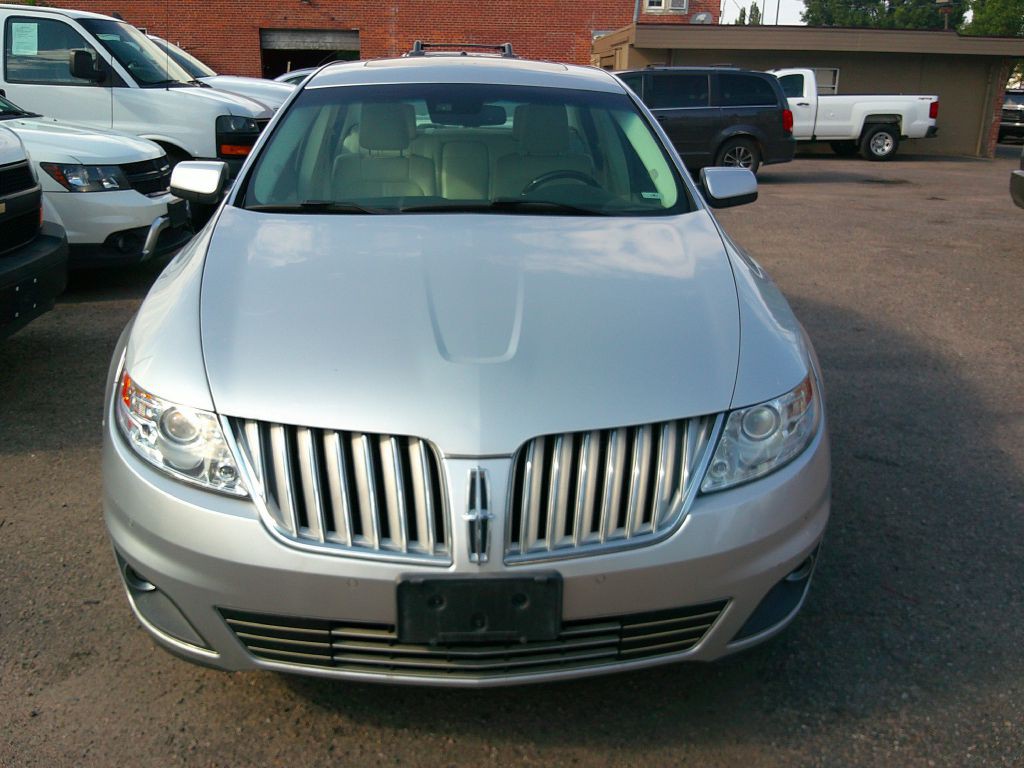 2010 Lincoln MKS Image 2