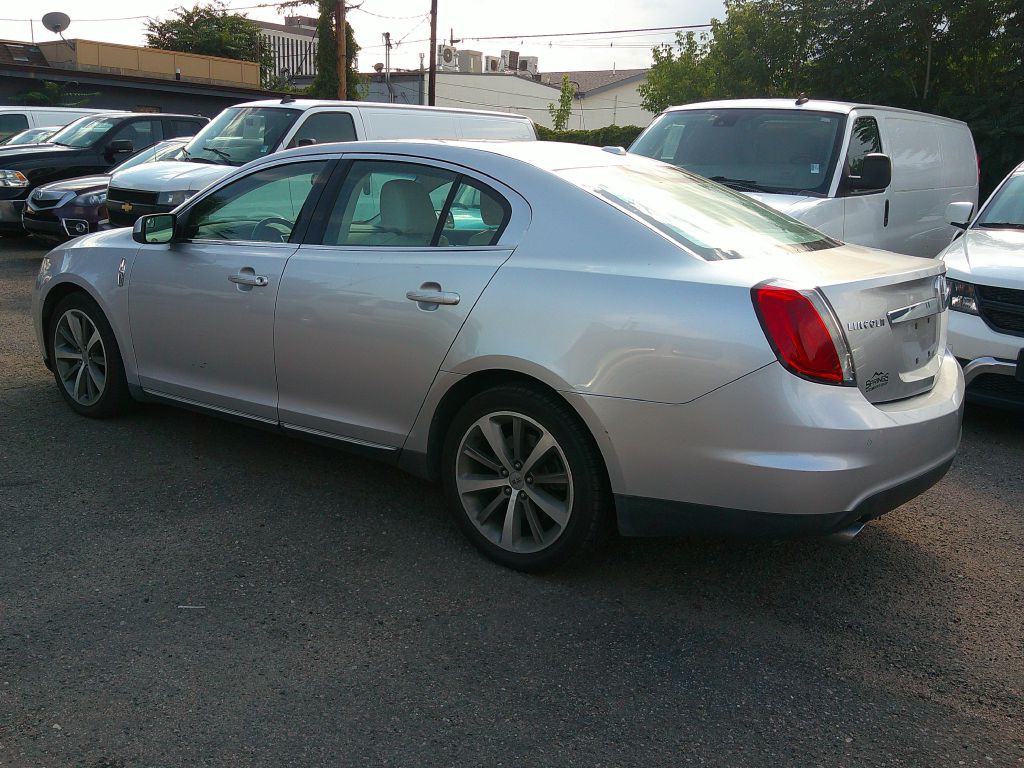 2010 Lincoln MKS Image 4