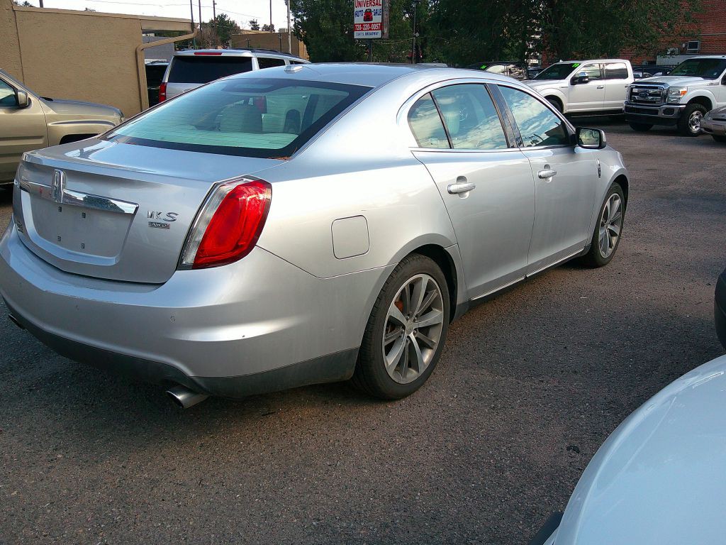 2010 Lincoln MKS Image 5