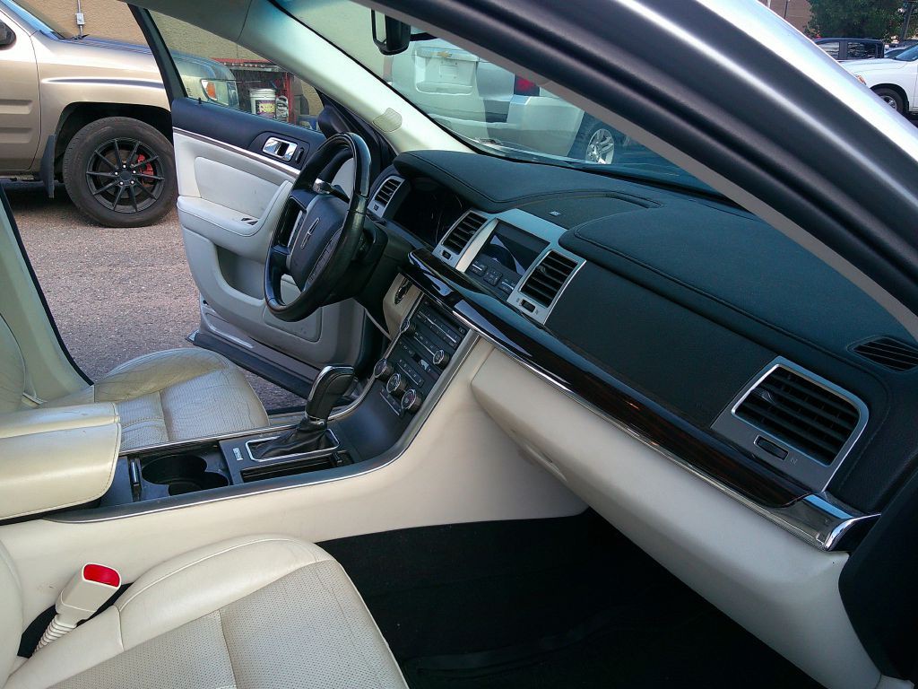 2010 Lincoln MKS Image 7