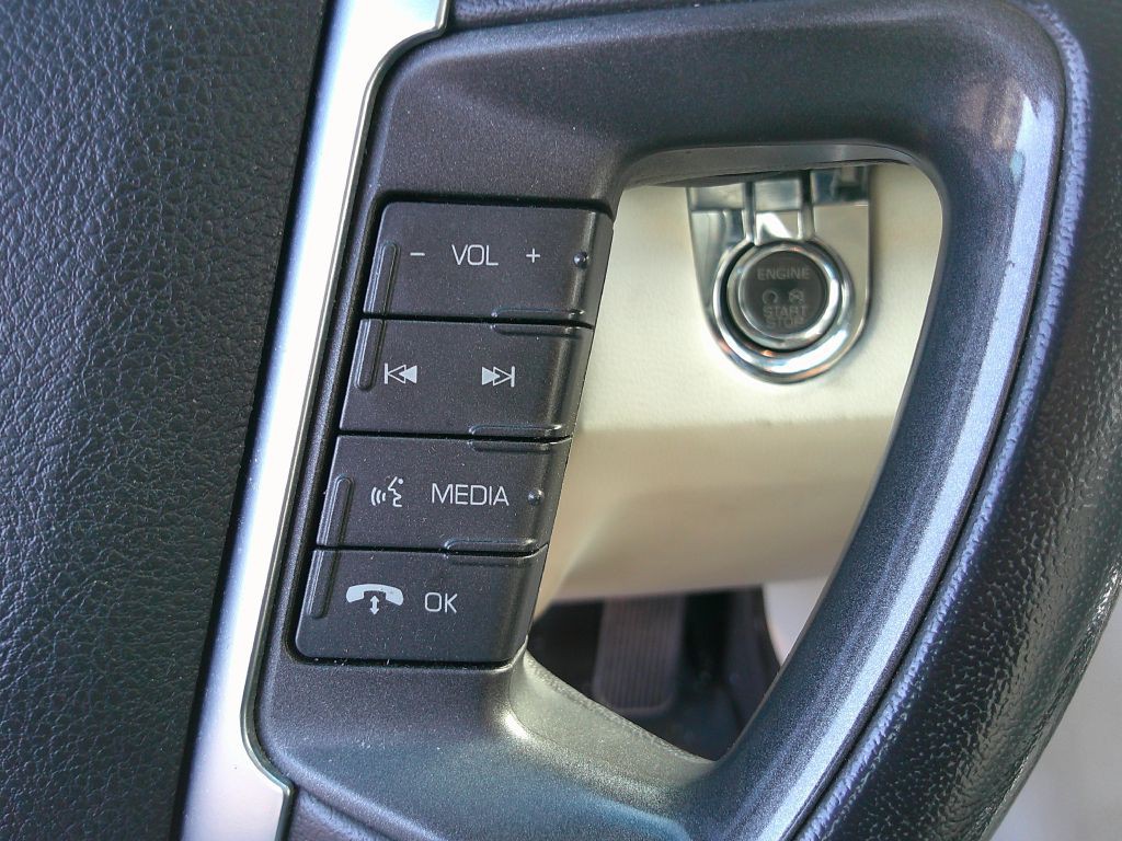 2010 Lincoln MKS Image 14