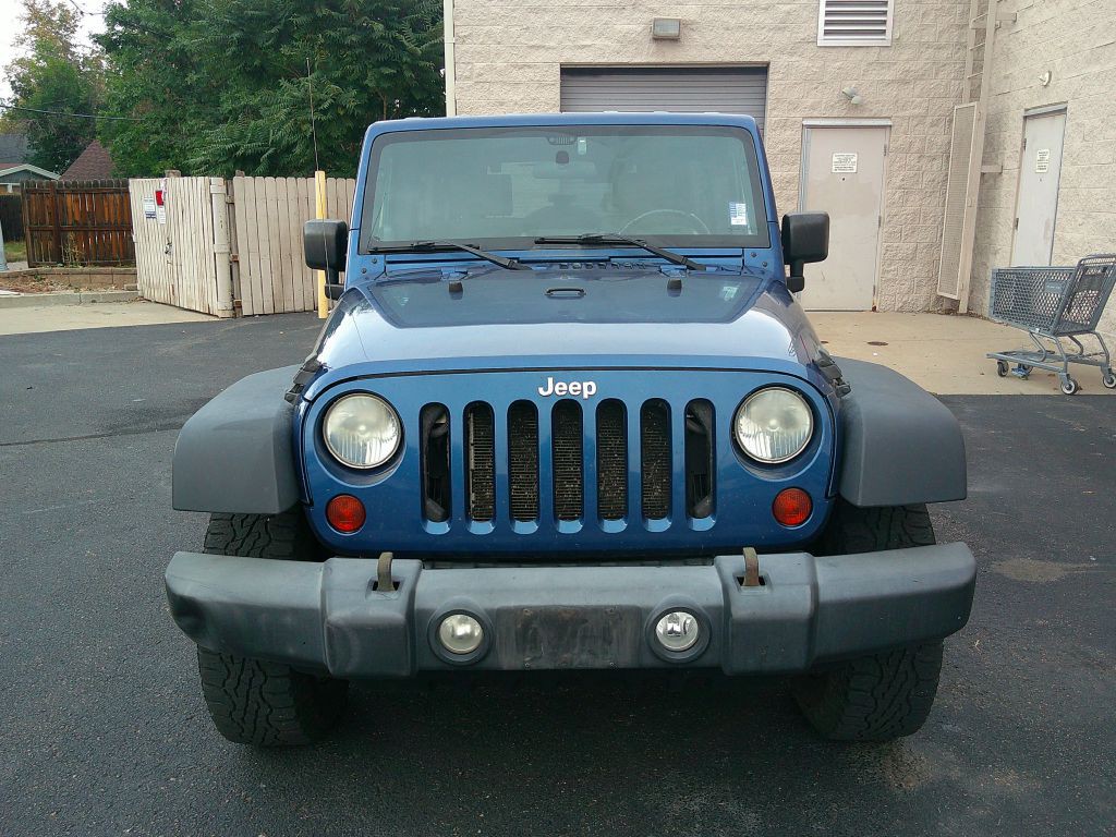 2010 Jeep Wrangler Unlimited Image 2