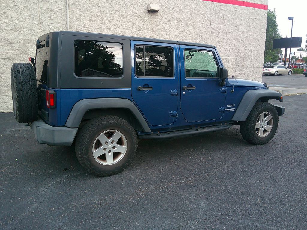 2010 Jeep Wrangler Unlimited Image 4