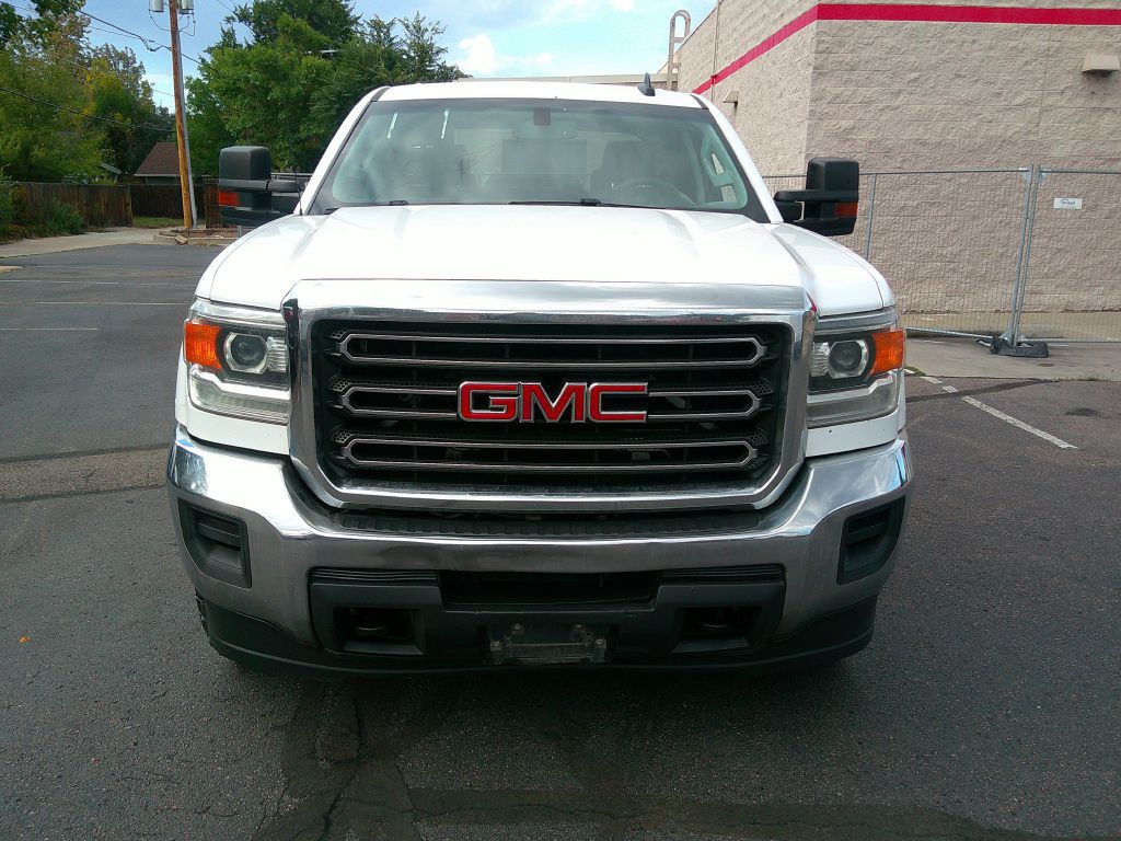 2017 GMC Sierra Image 2