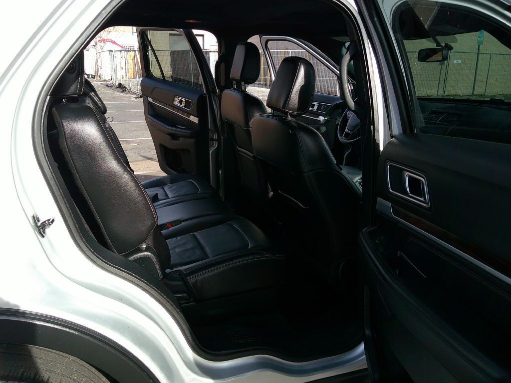 2018 Ford Explorer Image 8