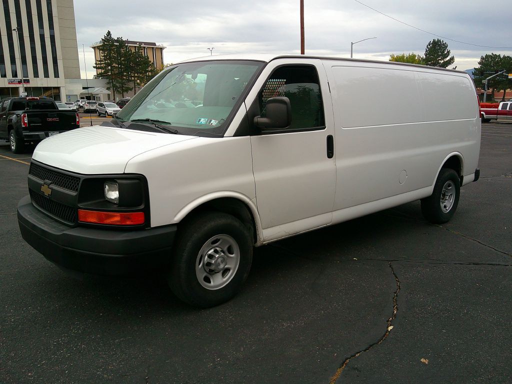 2015 Chevrolet Express Image 1