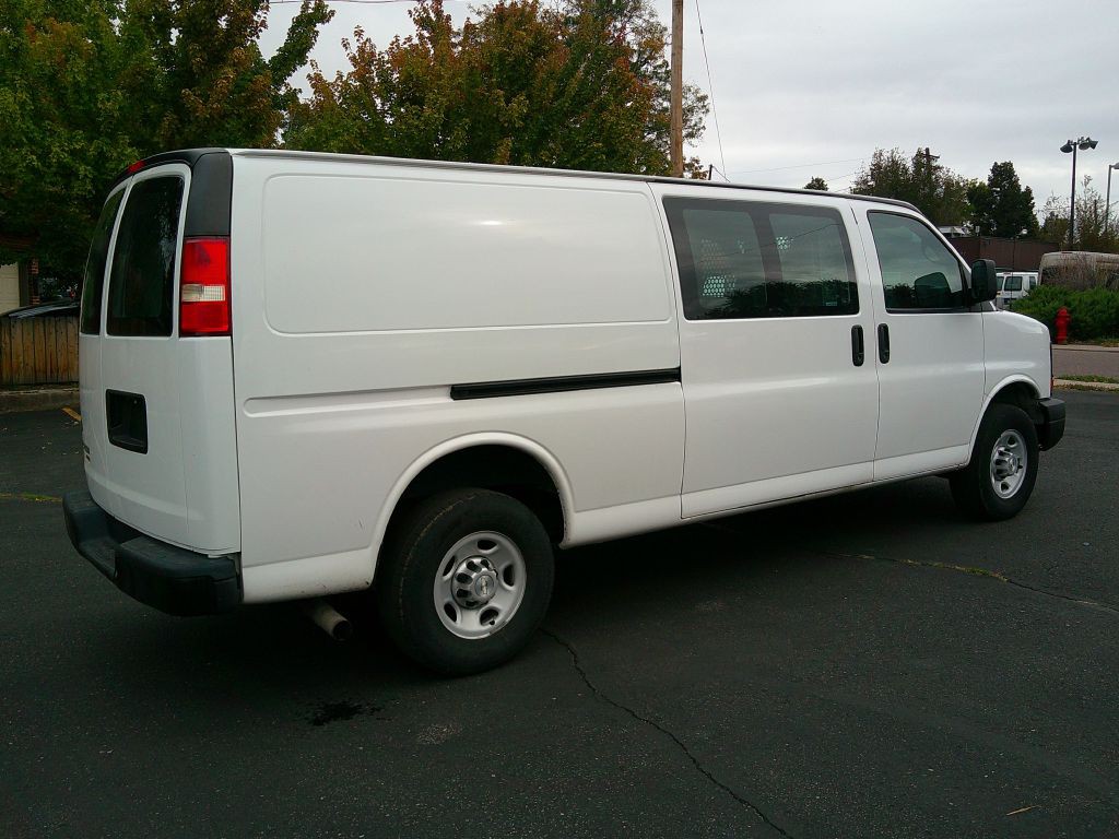 2015 Chevrolet Express Image 4