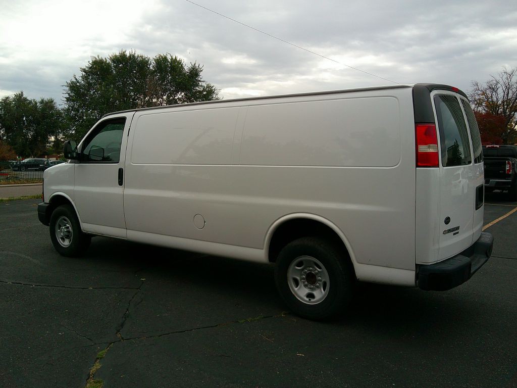 2015 Chevrolet Express Image 5