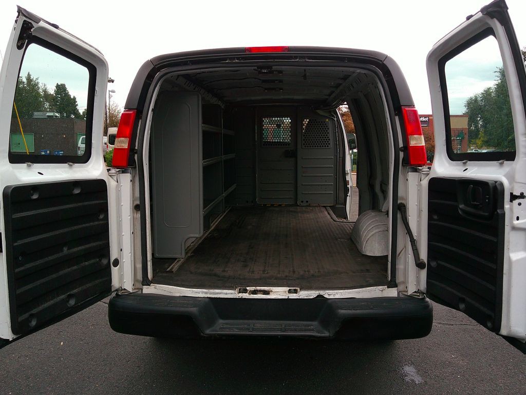 2015 Chevrolet Express Image 7