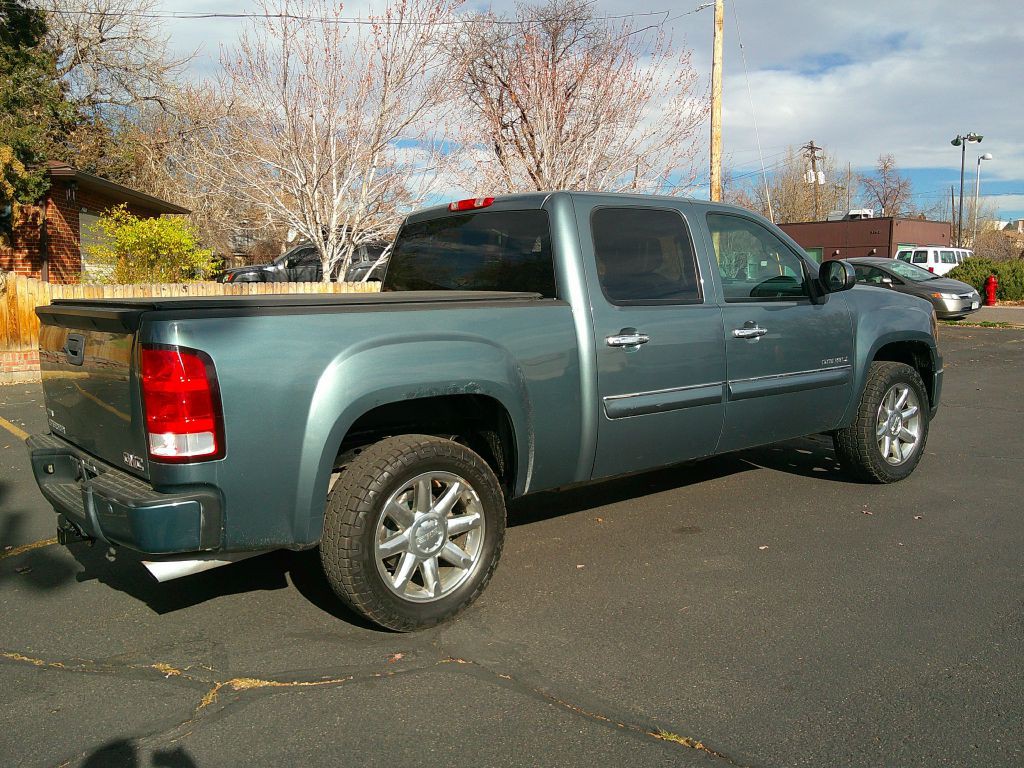 2011 GMC Sierra Image 3