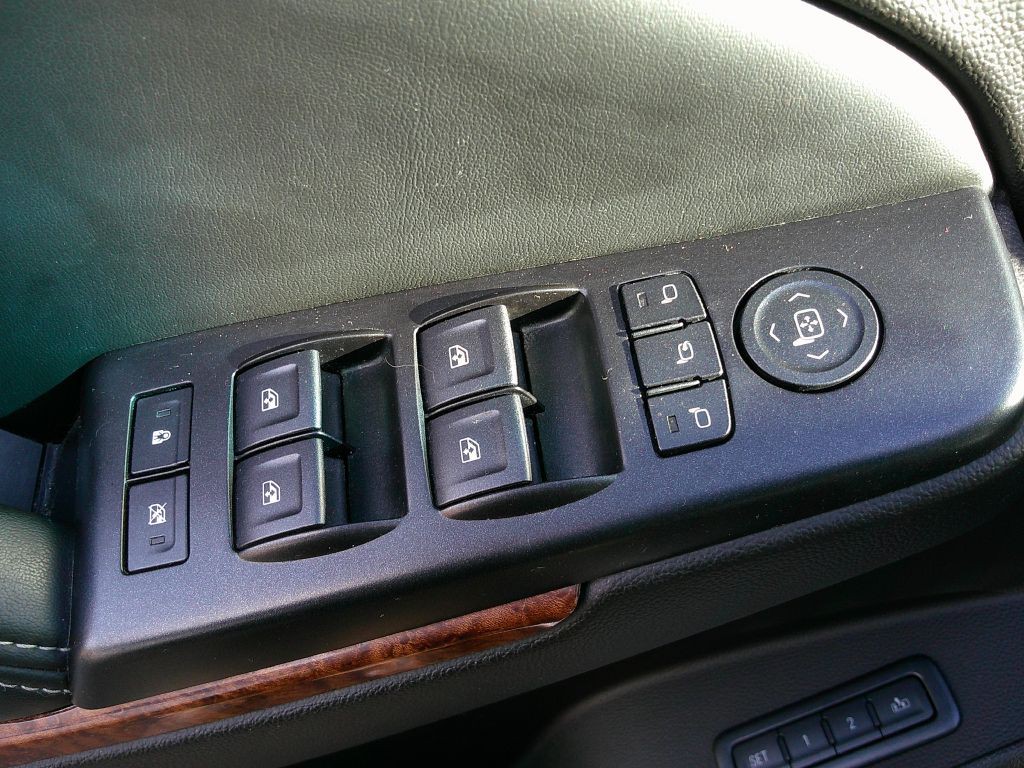 2015 Chevrolet Tahoe Image 14