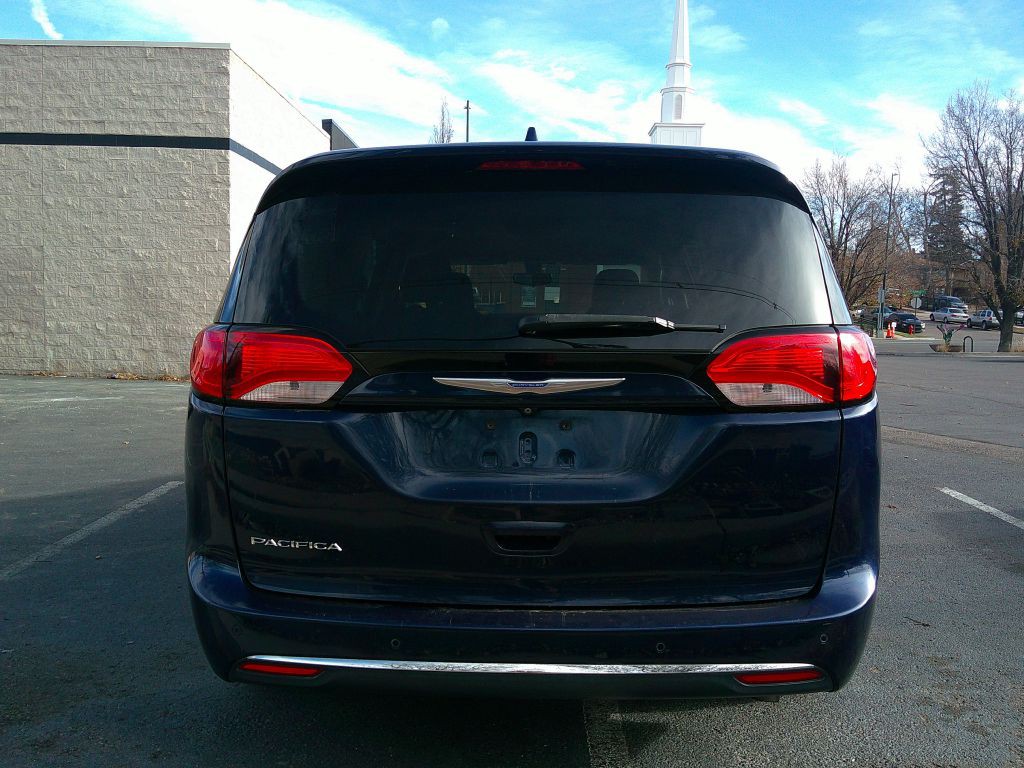 2018 Chrysler Pacifica Image 3