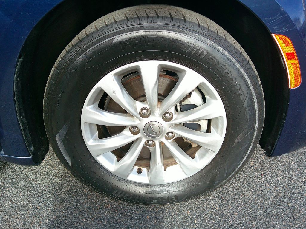 2018 Chrysler Pacifica Image 7