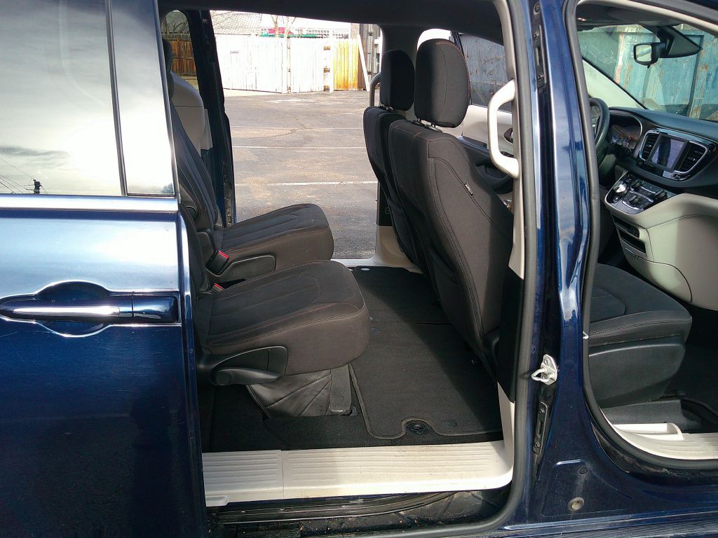2018 Chrysler Pacifica Image 10