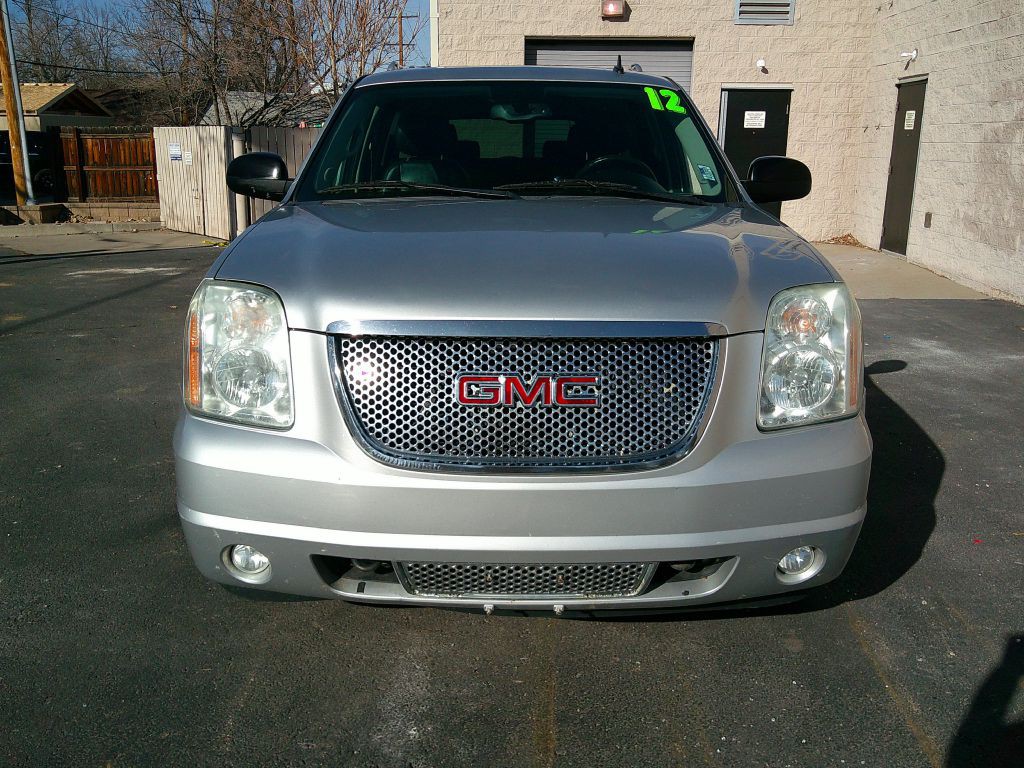 2012 GMC Yukon Image 2