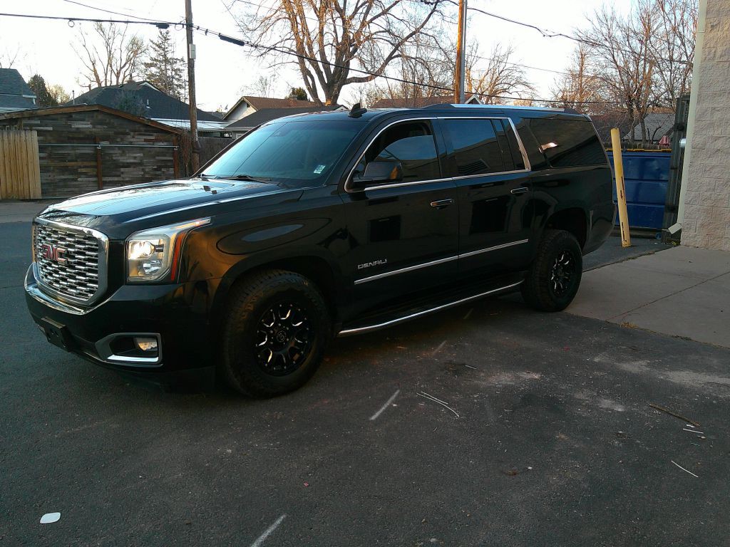 2019 GMC Yukon Image 1