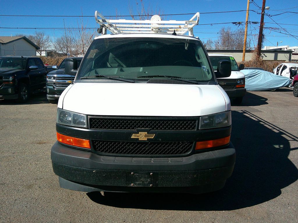 2018 Chevrolet Express Image 2