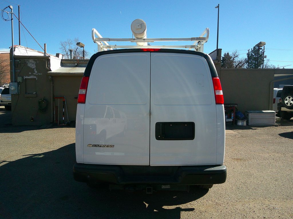 2018 Chevrolet Express Image 3