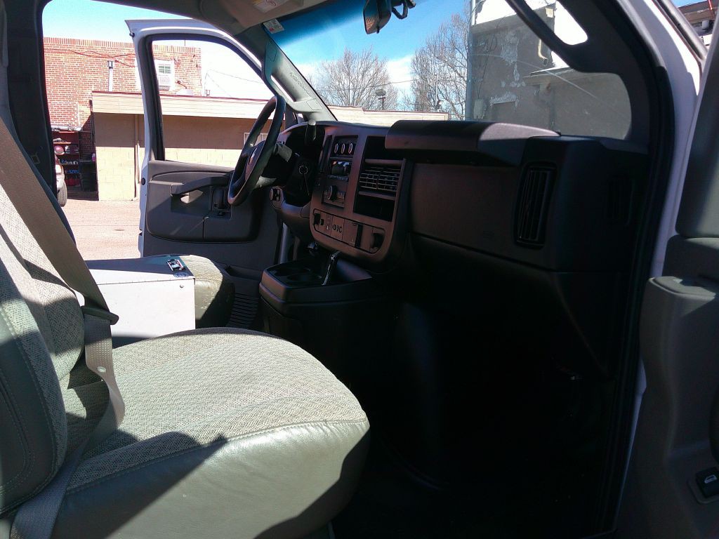 2018 Chevrolet Express Image 7