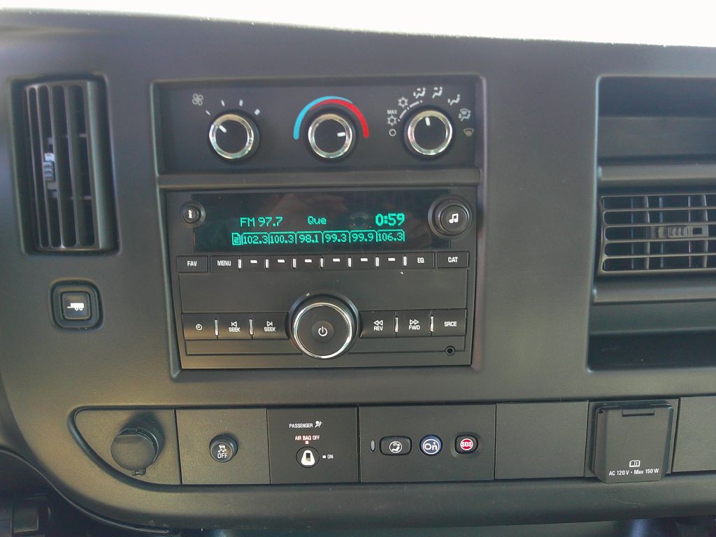 2018 Chevrolet Express Image 11