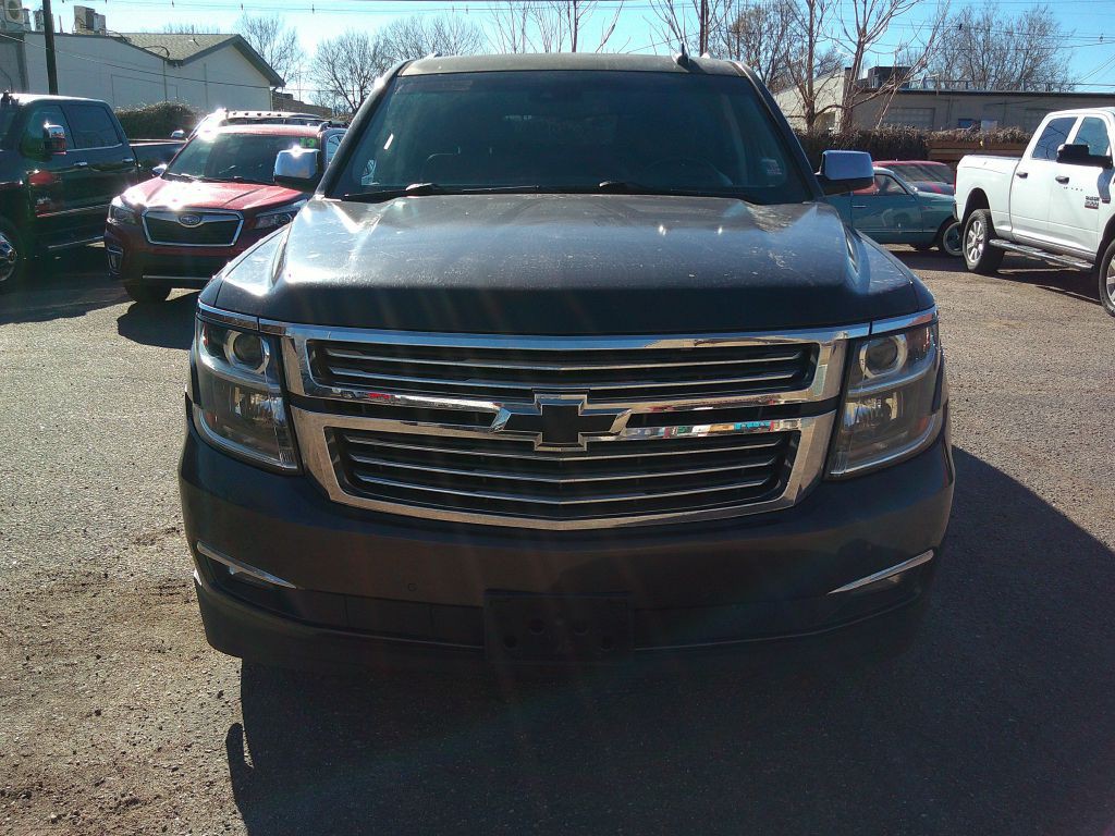 2016 Chevrolet Suburban Image 2