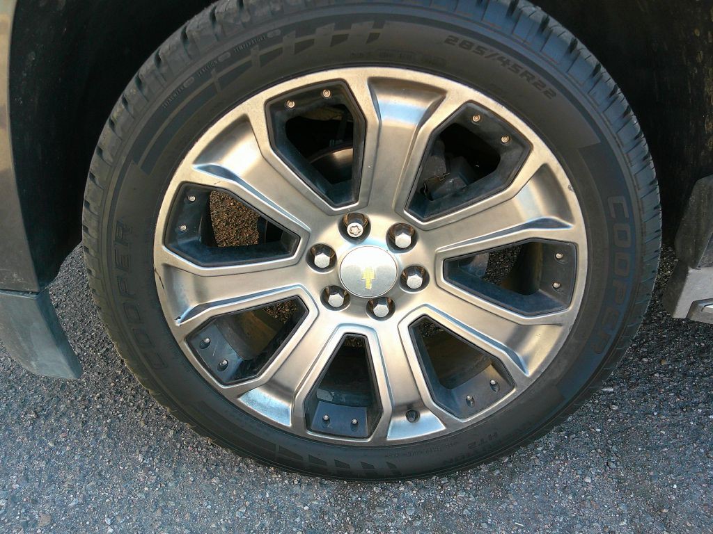 2016 Chevrolet Suburban Image 7