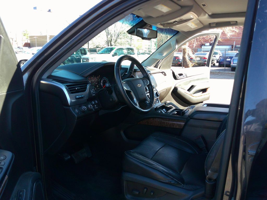 2016 Chevrolet Suburban Image 9