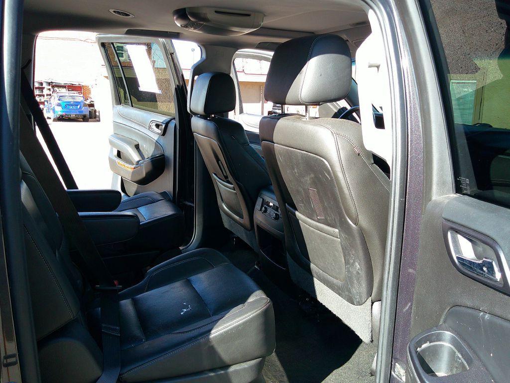 2016 Chevrolet Suburban Image 11