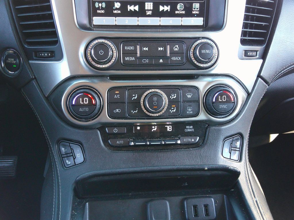 2016 Chevrolet Suburban Image 18