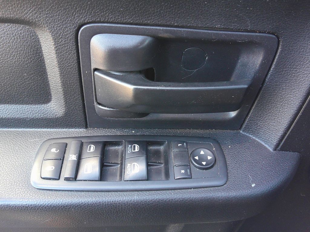 2018 RAM 2500 Image 8