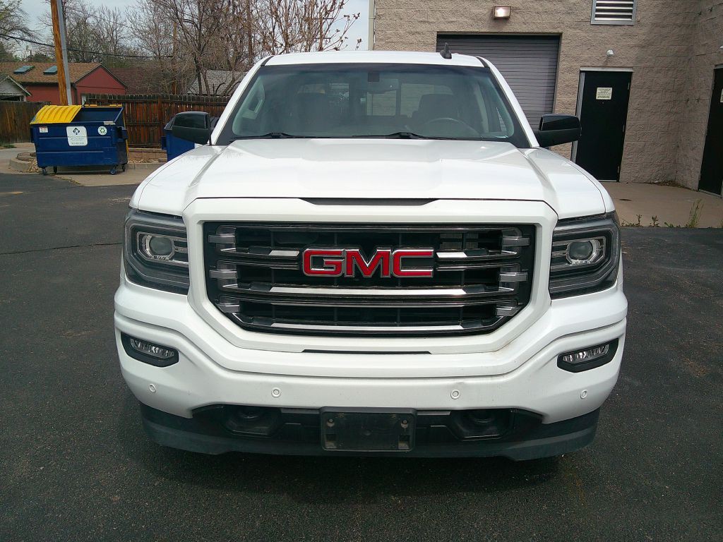 2018 GMC Sierra Image 2