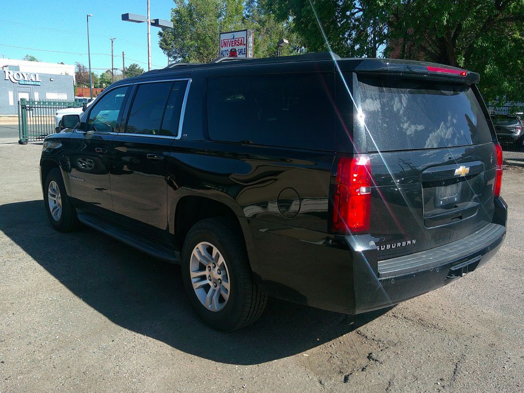 2015 Chevrolet Suburban Image 7
