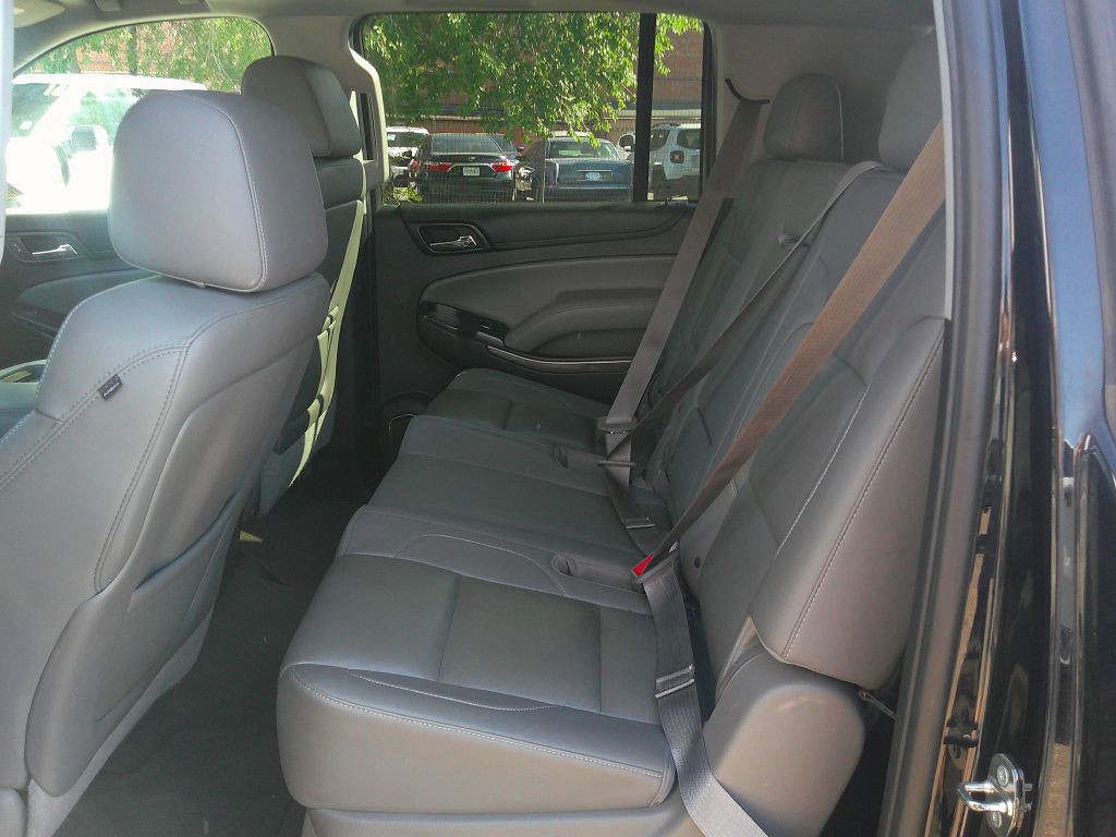2015 Chevrolet Suburban Image 10