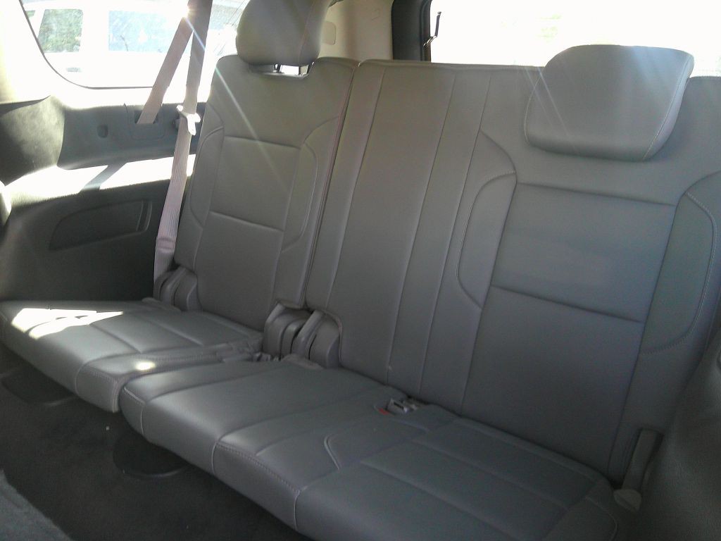 2015 Chevrolet Suburban Image 11