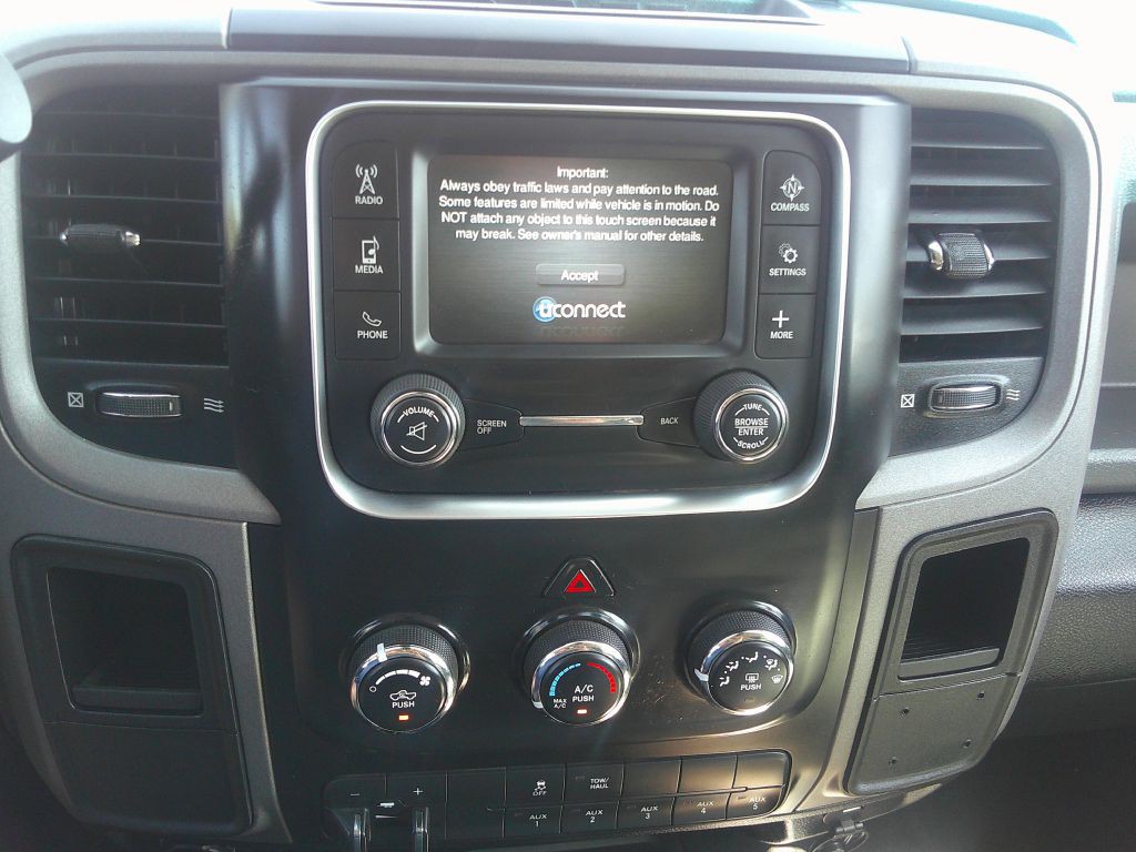 2015 RAM 2500 Image 17