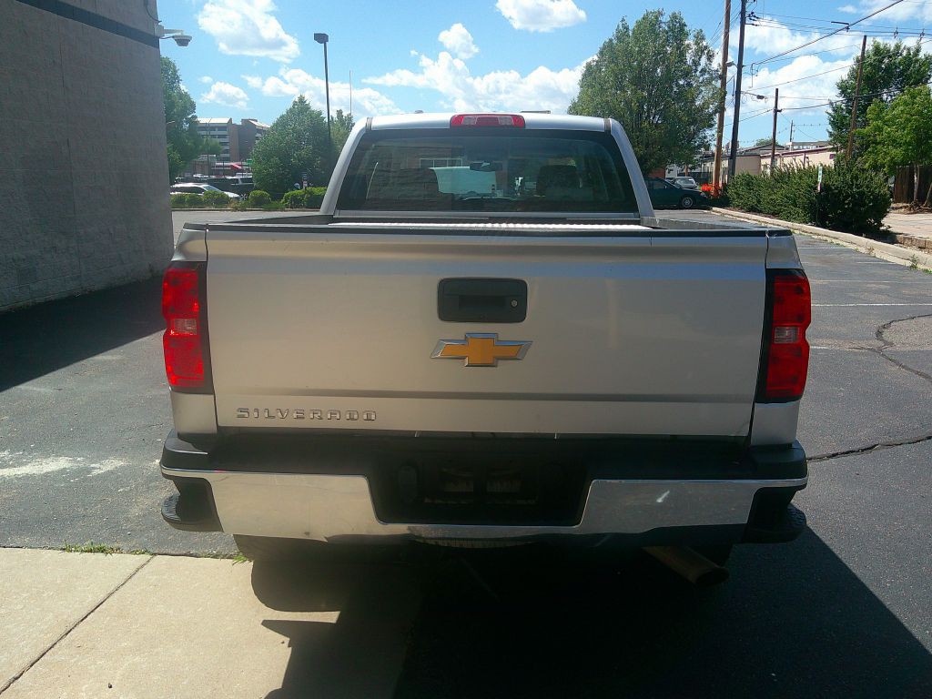 2018 Chevrolet Silverado 1500 Image 2