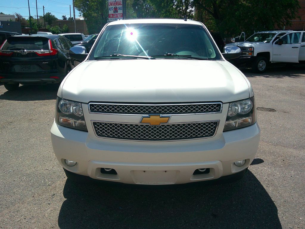 2014 Chevrolet Suburban Image 2