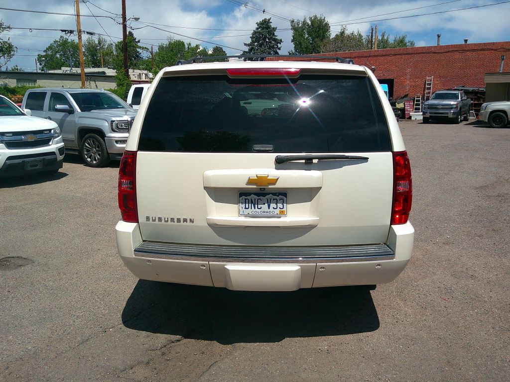2014 Chevrolet Suburban Image 6