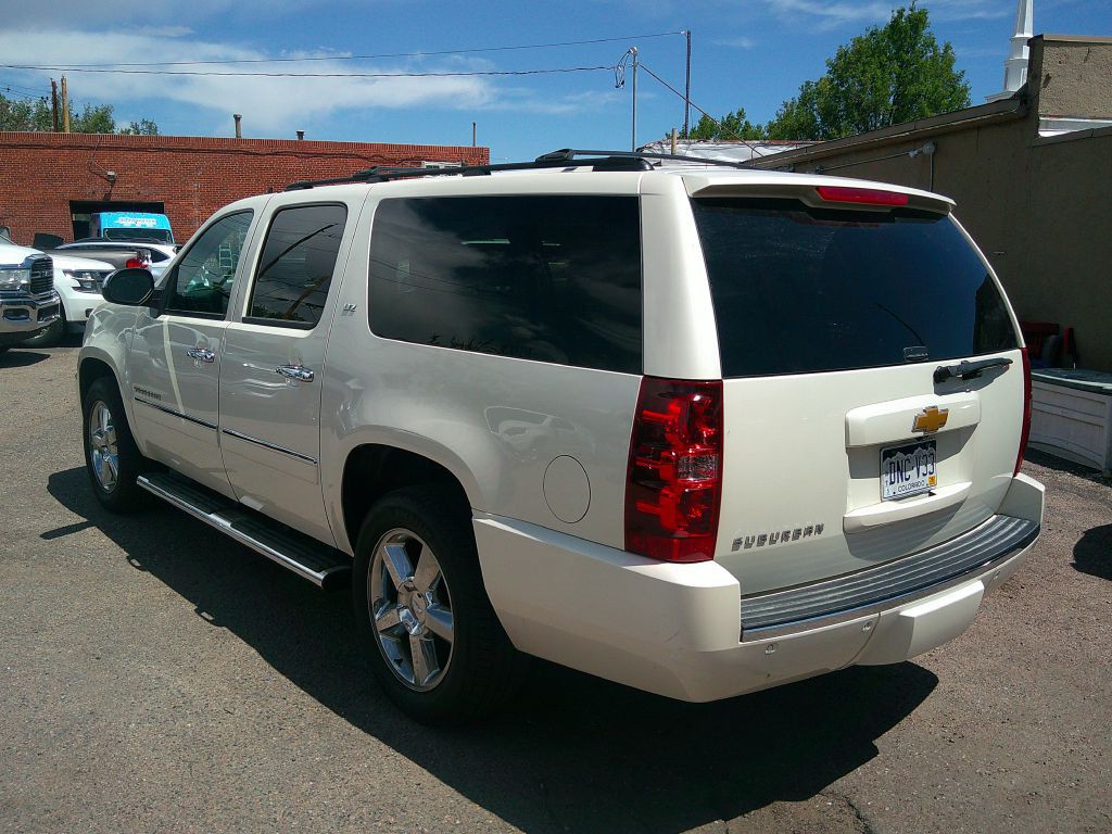 2014 Chevrolet Suburban Image 7