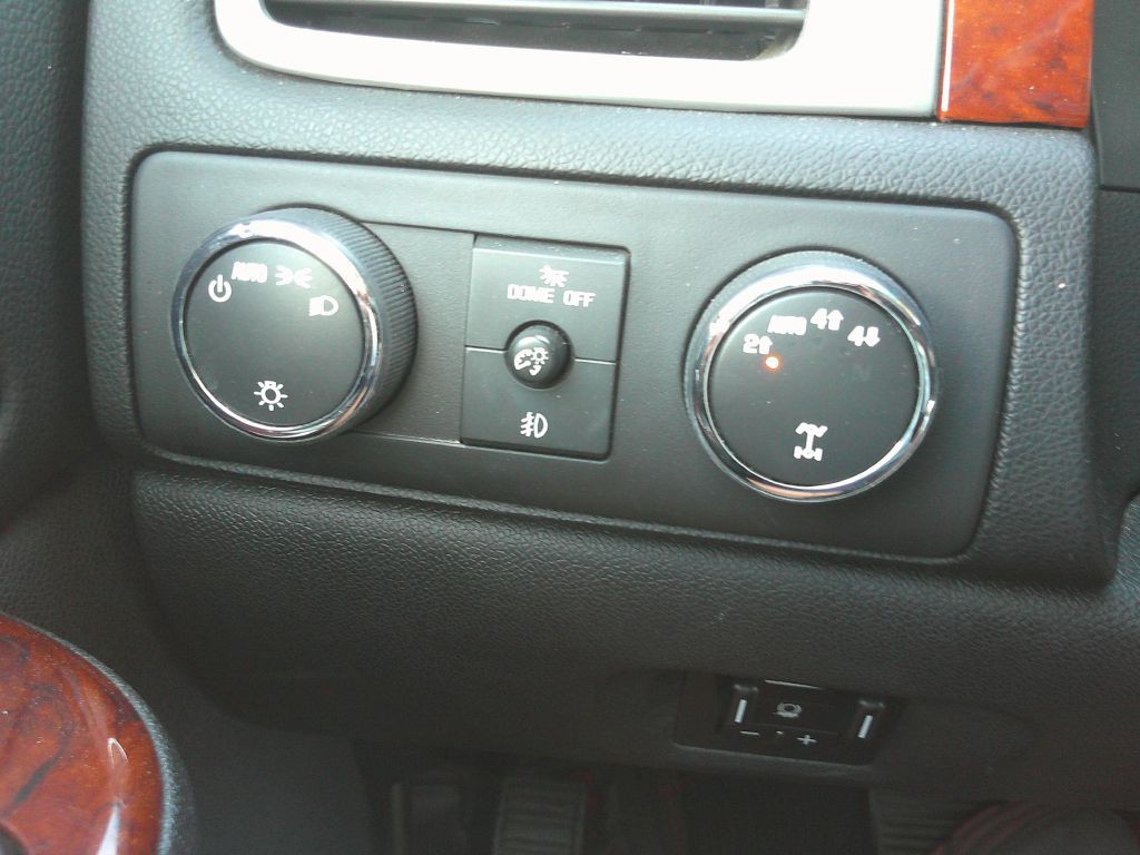 2014 Chevrolet Suburban Image 18