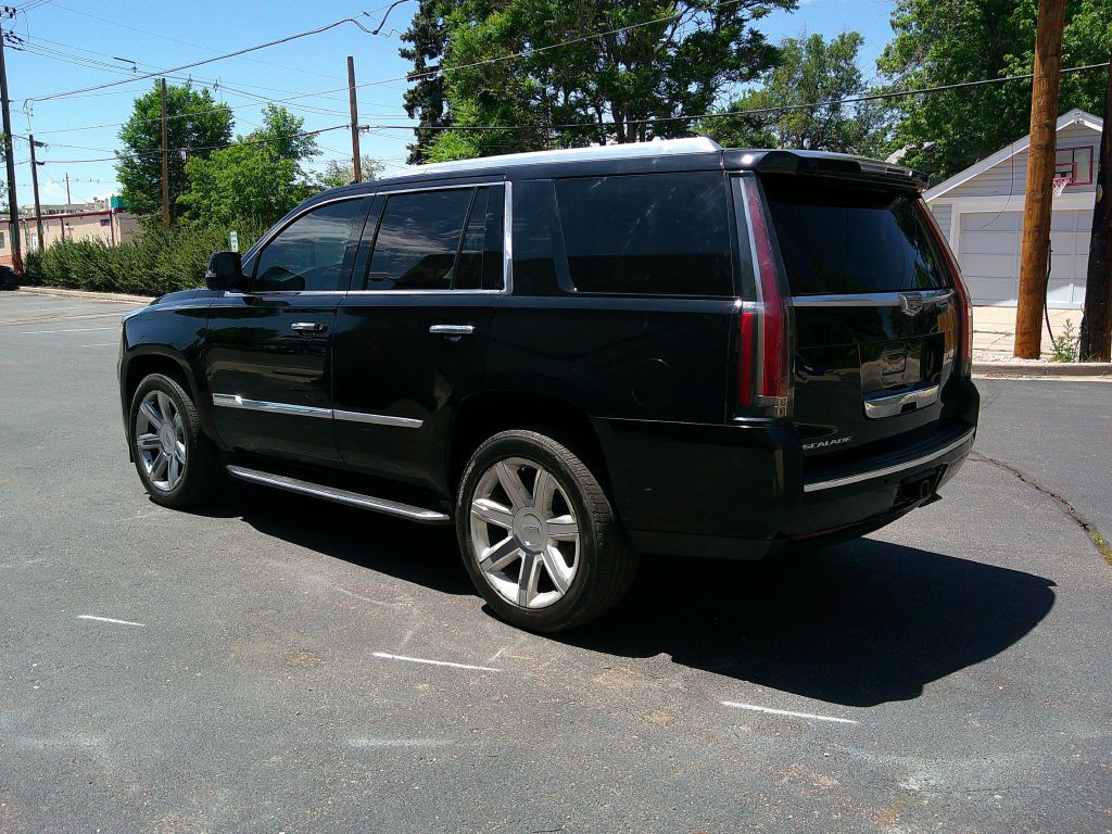 2015 Cadillac Escalade Image 4